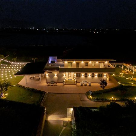 Villa Zefiro Suites & Events Battipaglia Bagian luar foto