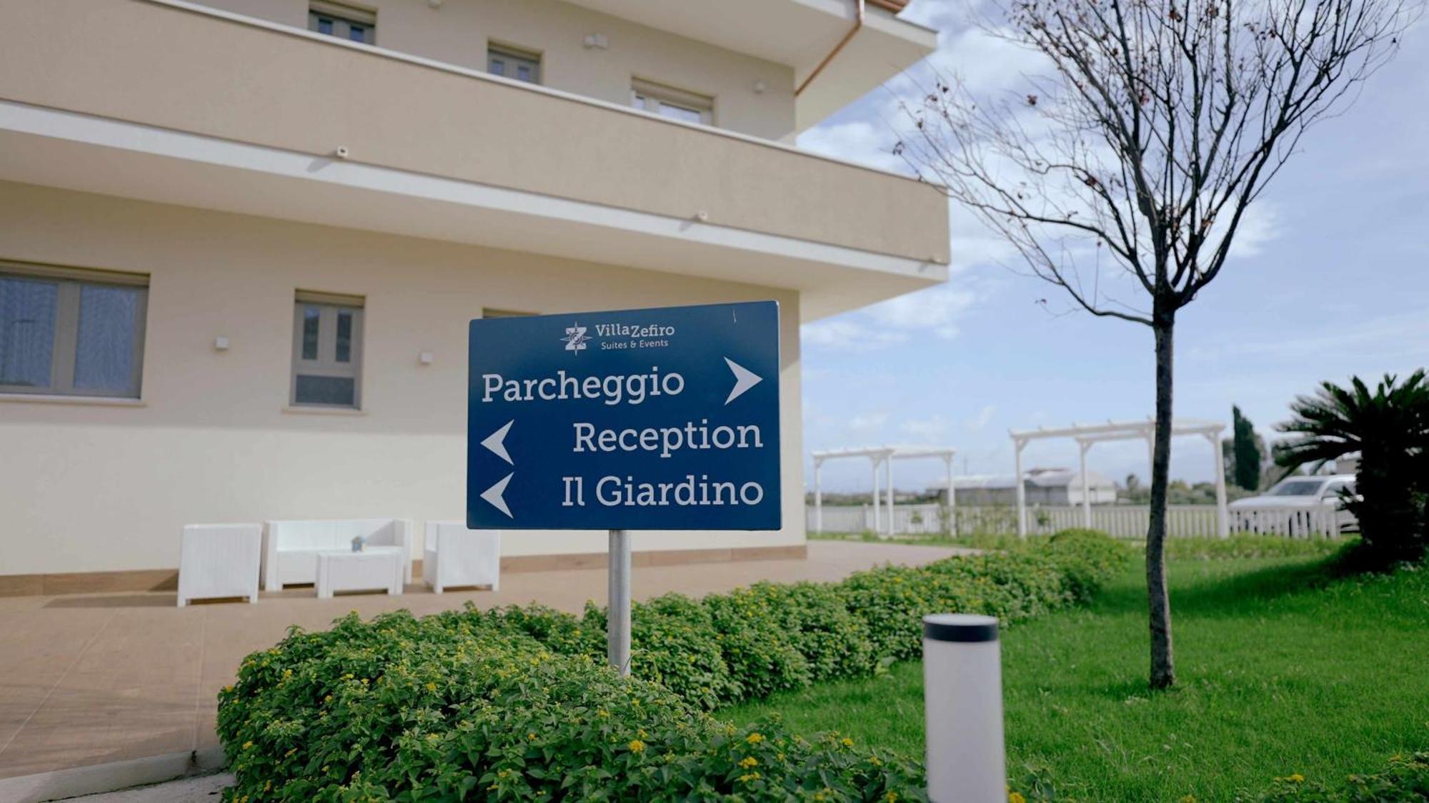 Villa Zefiro Suites & Events Battipaglia Ruang foto
