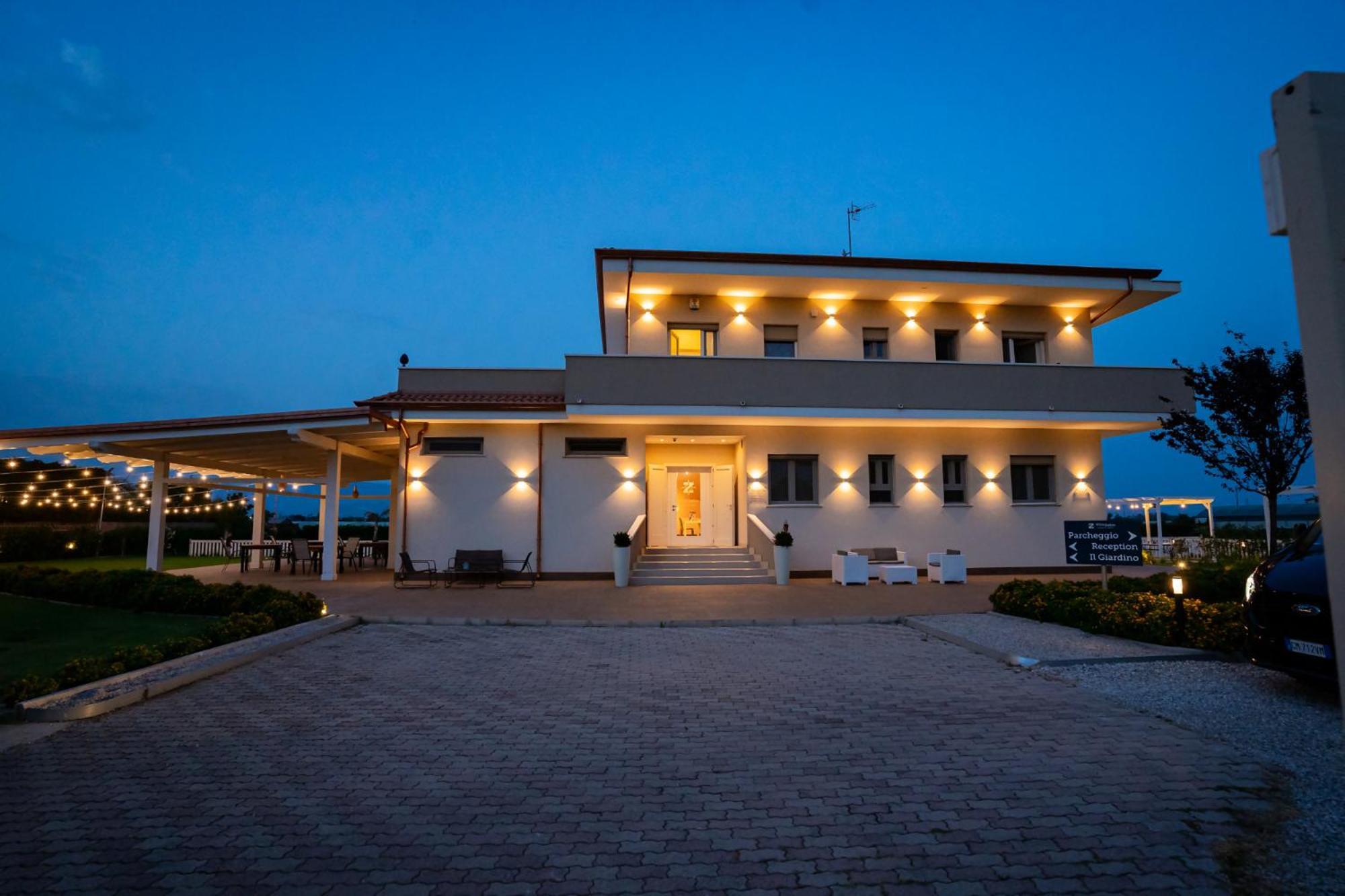 Villa Zefiro Suites & Events Battipaglia Bagian luar foto