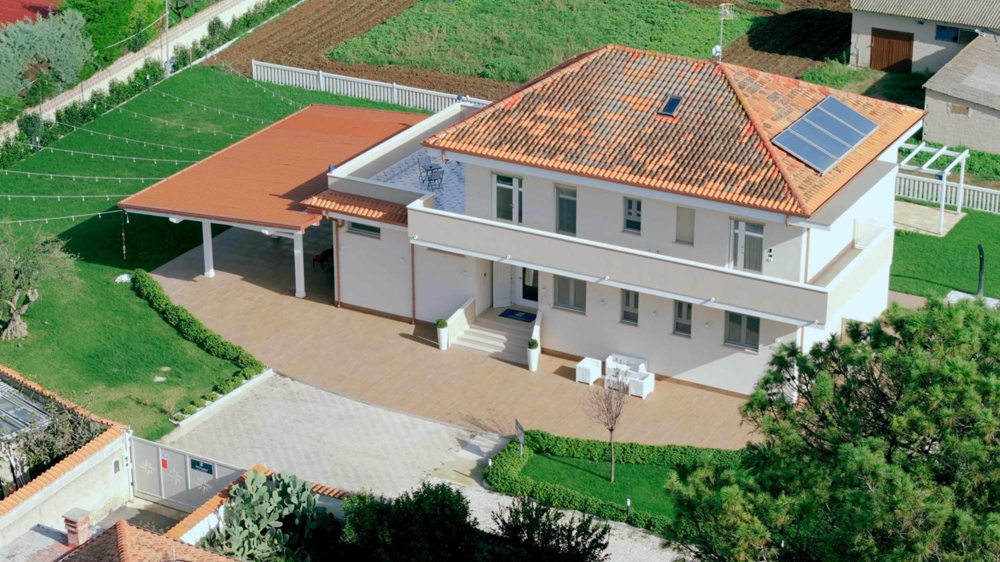 Villa Zefiro Suites & Events Battipaglia Bagian luar foto
