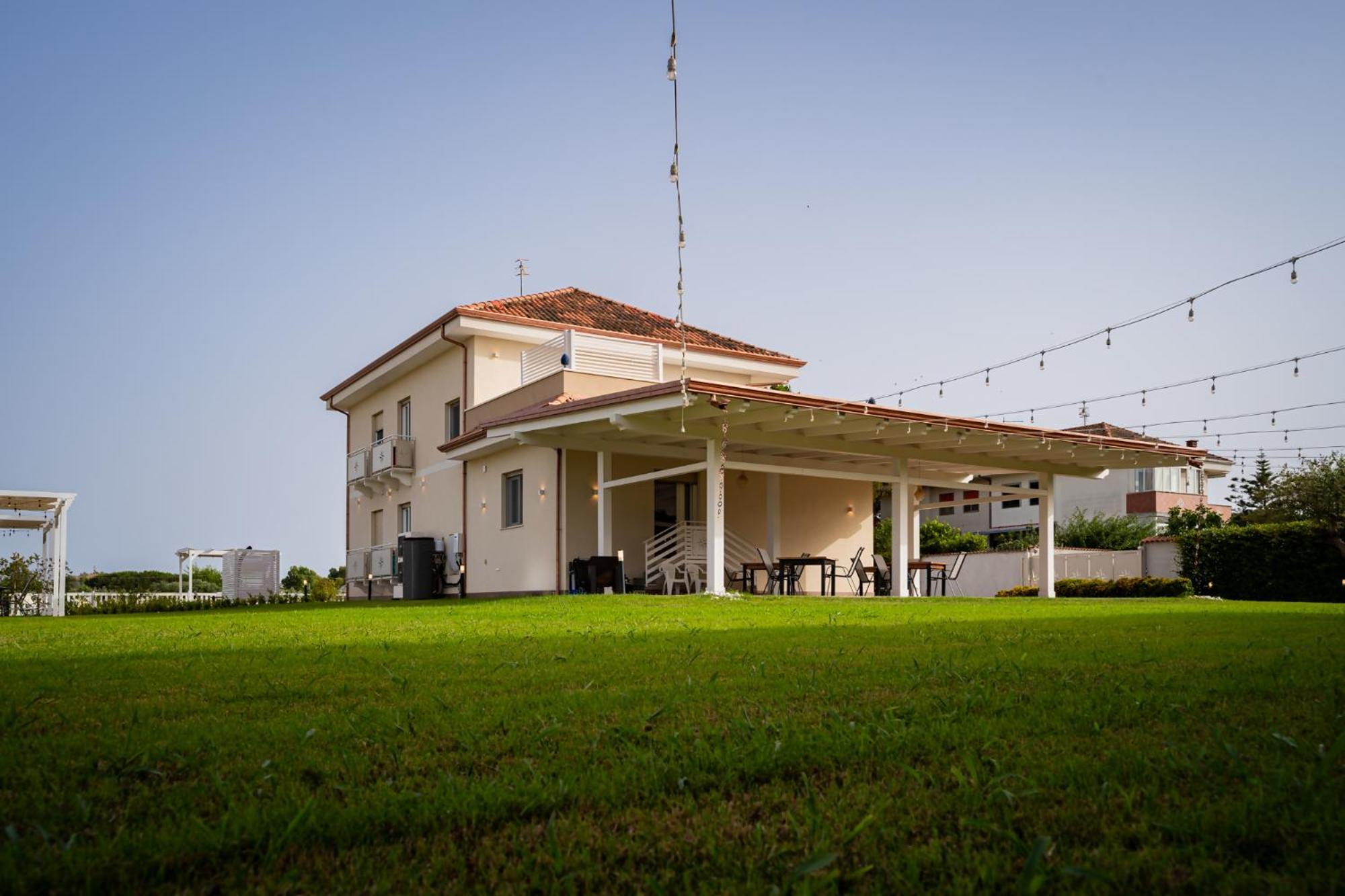 Villa Zefiro Suites & Events Battipaglia Bagian luar foto